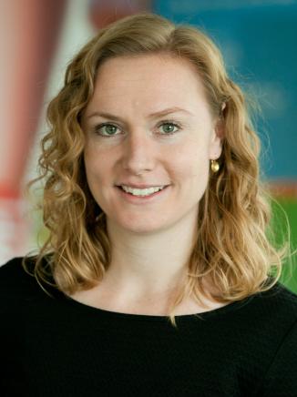 Dr. Roos Hutteman